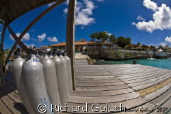 Dive Deck-Bonaire by Richard Goluch 
